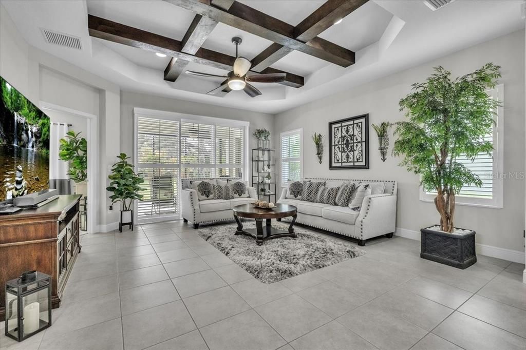 Под контрактом: $340,000 (2 спален, 2 ванн, 1525 Квадратных фут)