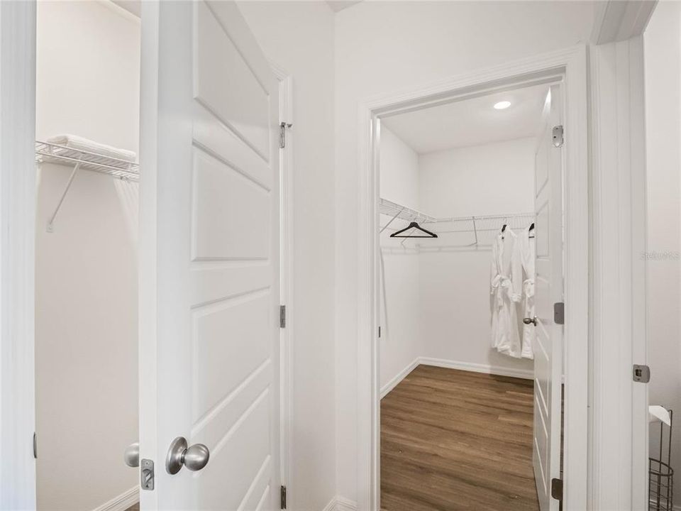 待售: $293,990 (4 贝兹, 2 浴室, 1828 平方英尺)