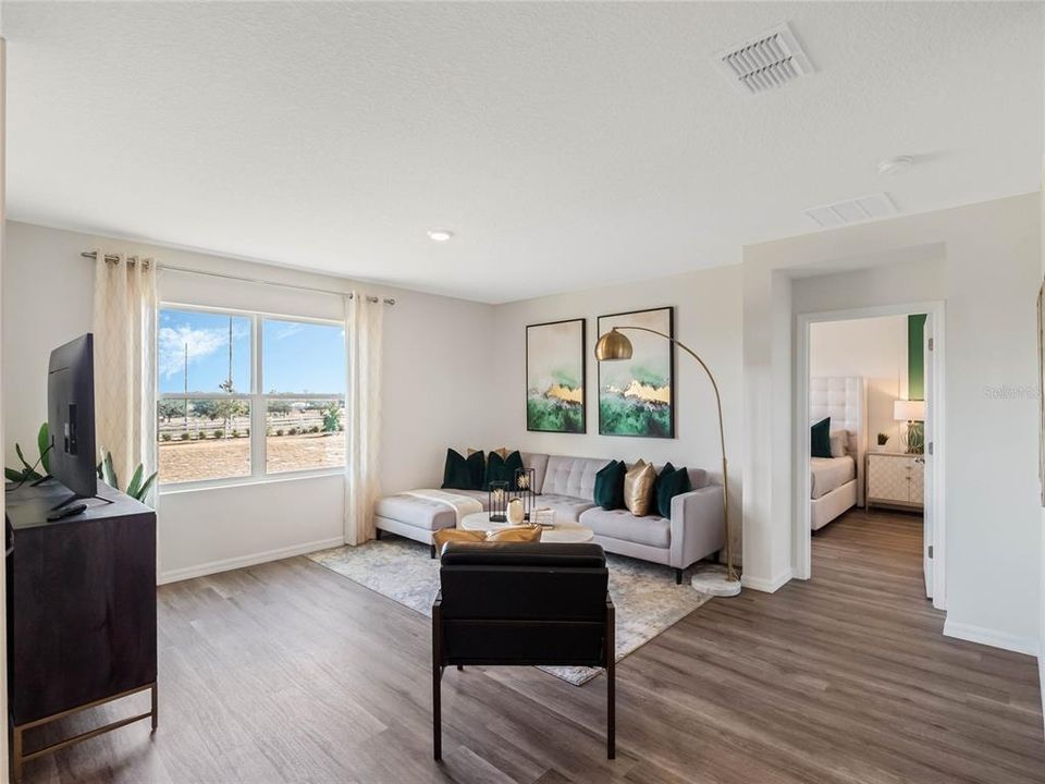 待售: $293,990 (4 贝兹, 2 浴室, 1828 平方英尺)