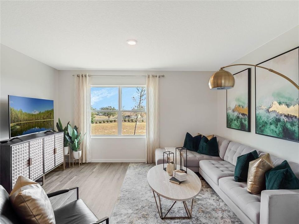 待售: $293,990 (4 贝兹, 2 浴室, 1828 平方英尺)