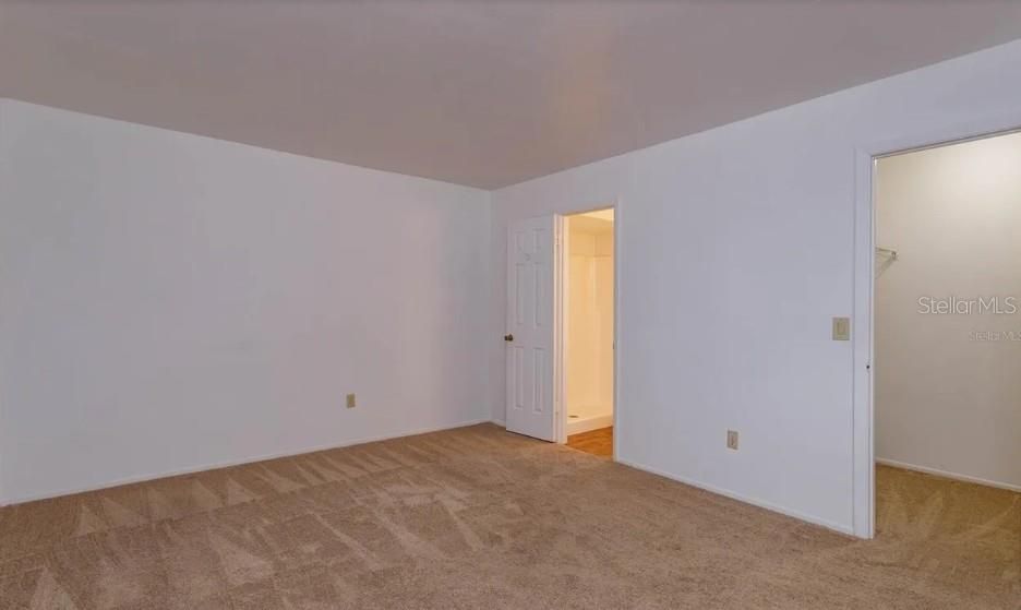 For Sale: $214,000 (2 beds, 2 baths, 918 Square Feet)