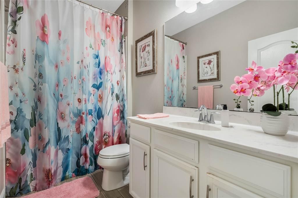 Под контрактом: $2,900 (4 спален, 3 ванн, 2536 Квадратных фут)