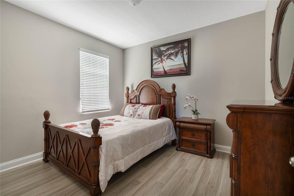 Под контрактом: $2,900 (4 спален, 3 ванн, 2536 Квадратных фут)