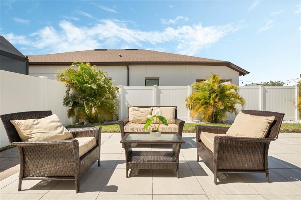 Под контрактом: $2,900 (4 спален, 3 ванн, 2536 Квадратных фут)