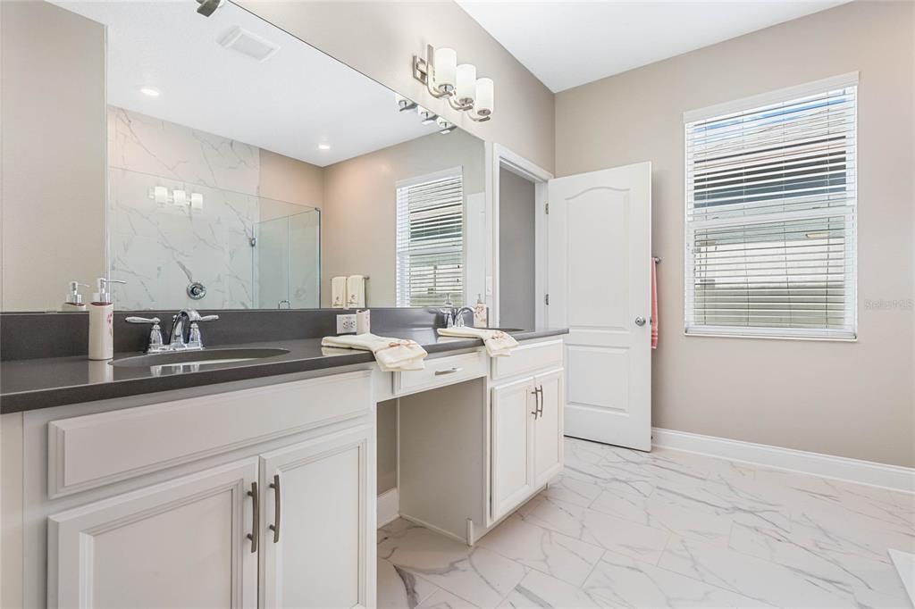 Под контрактом: $2,900 (4 спален, 3 ванн, 2536 Квадратных фут)