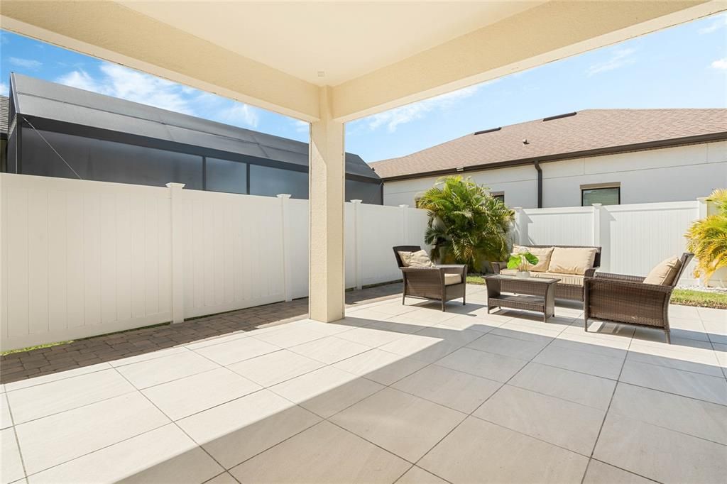 Под контрактом: $2,900 (4 спален, 3 ванн, 2536 Квадратных фут)