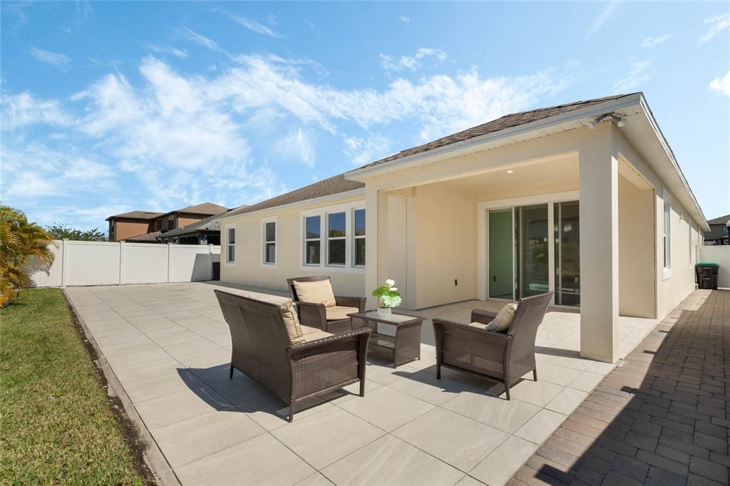 Под контрактом: $2,900 (4 спален, 3 ванн, 2536 Квадратных фут)