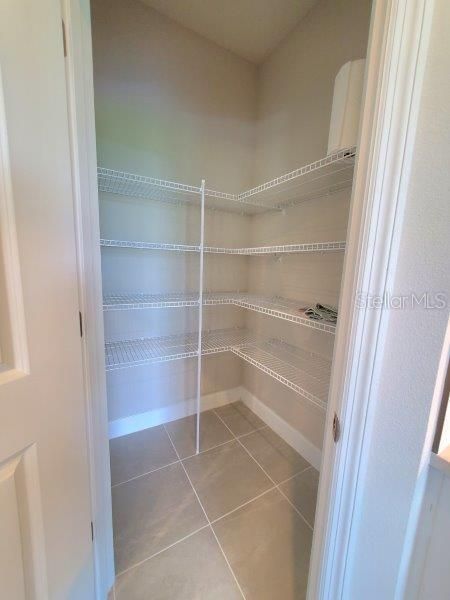 For Rent: $2,350 (4 beds, 2 baths, 2551 Square Feet)