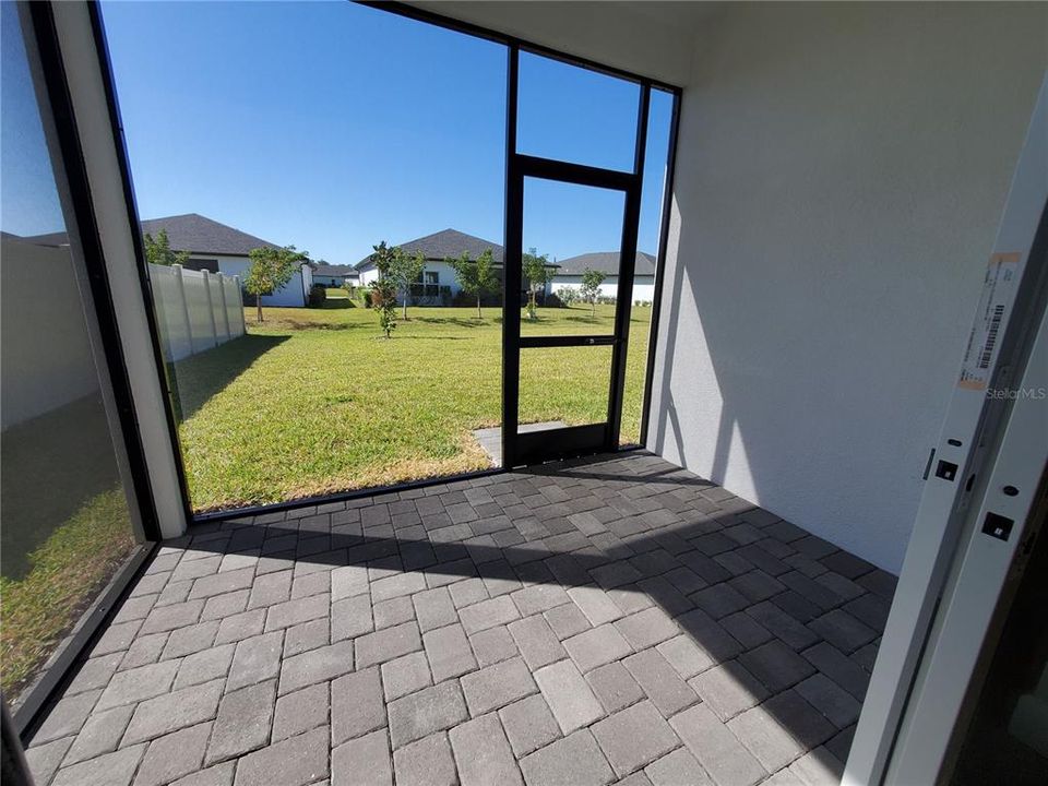 For Rent: $2,350 (4 beds, 2 baths, 2551 Square Feet)