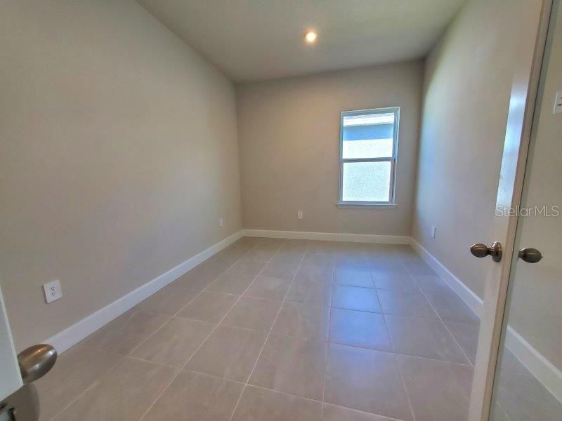 For Rent: $2,350 (4 beds, 2 baths, 2551 Square Feet)