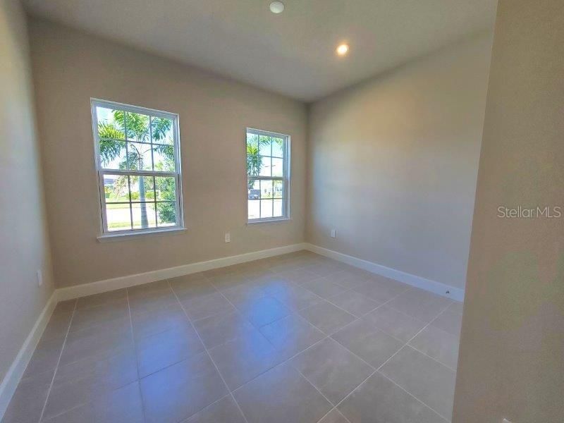 For Rent: $2,350 (4 beds, 2 baths, 2551 Square Feet)