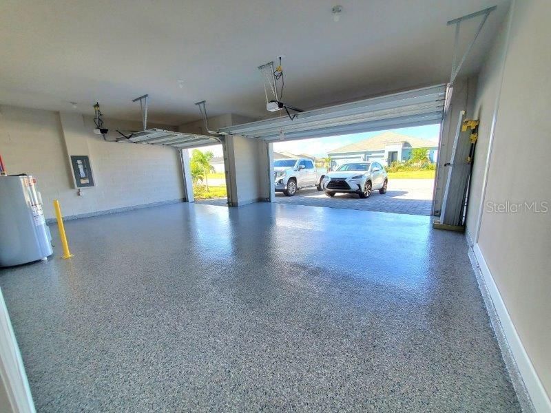 For Rent: $2,350 (4 beds, 2 baths, 2551 Square Feet)