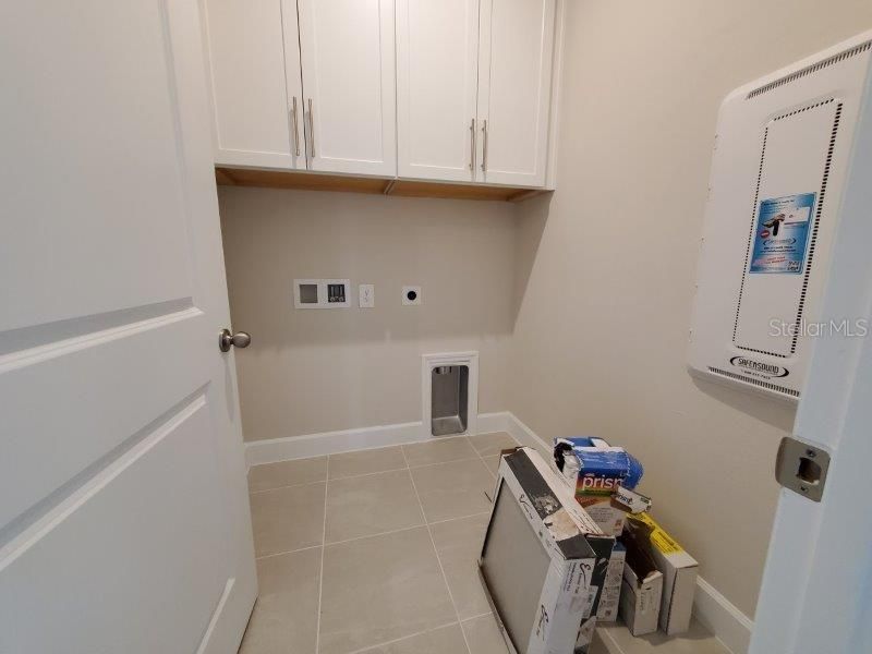 For Rent: $2,350 (4 beds, 2 baths, 2551 Square Feet)