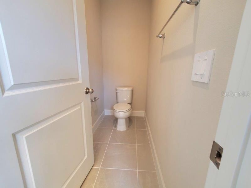 For Rent: $2,350 (4 beds, 2 baths, 2551 Square Feet)