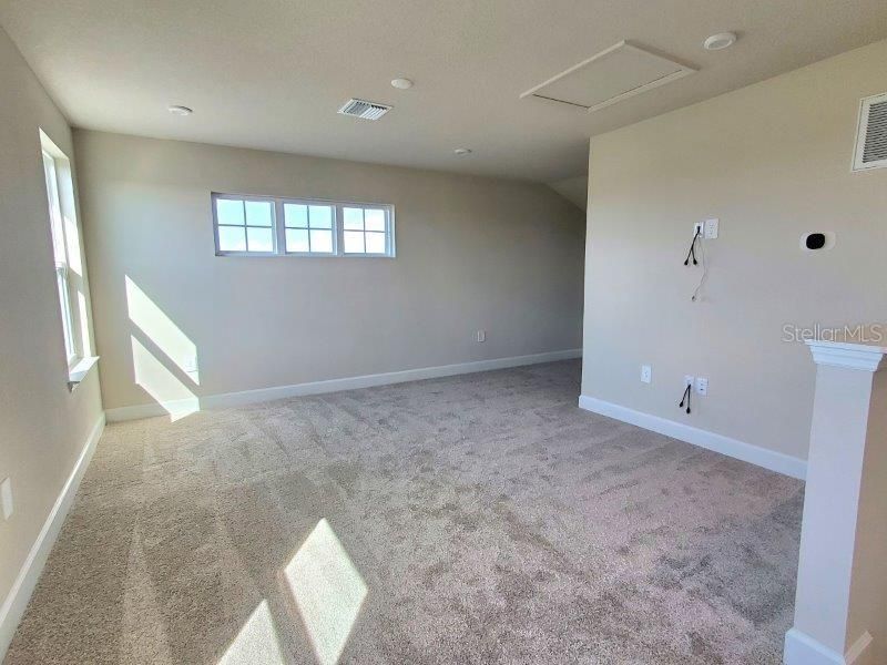 For Rent: $2,350 (4 beds, 2 baths, 2551 Square Feet)