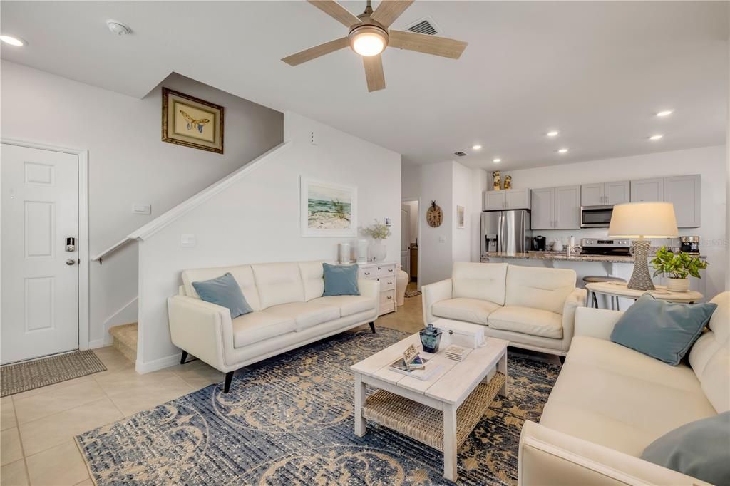 Active With Contract: $329,900 (3 beds, 2 baths, 1672 Square Feet)