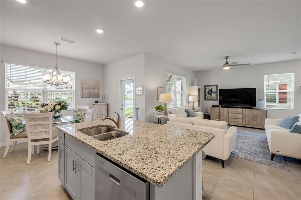 Active With Contract: $329,900 (3 beds, 2 baths, 1672 Square Feet)