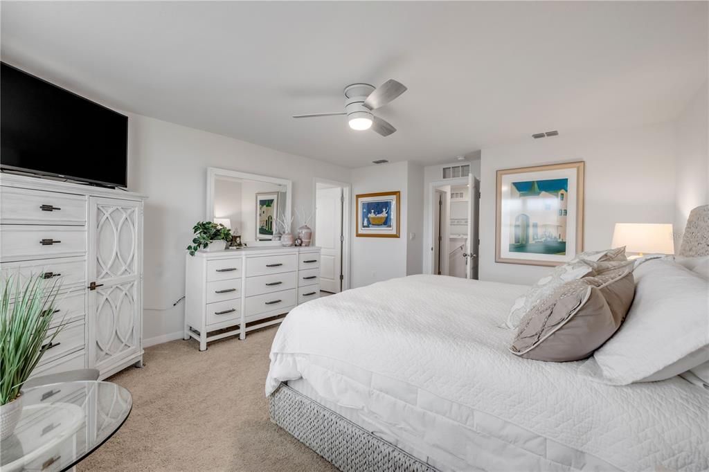 Active With Contract: $329,900 (3 beds, 2 baths, 1672 Square Feet)