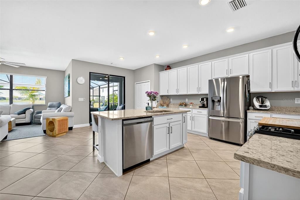 En Venta: $825,000 (5 camas, 3 baños, 3257 Pies cuadrados)