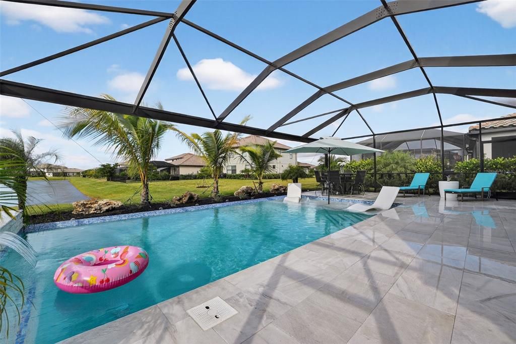 En Venta: $825,000 (5 camas, 3 baños, 3257 Pies cuadrados)