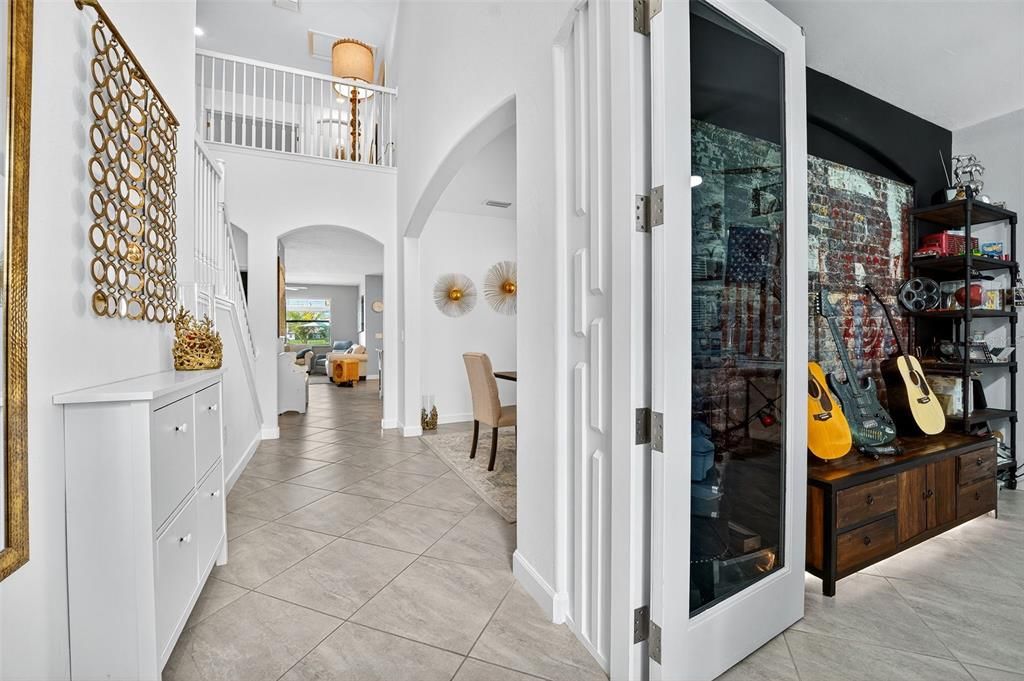 En Venta: $825,000 (5 camas, 3 baños, 3257 Pies cuadrados)