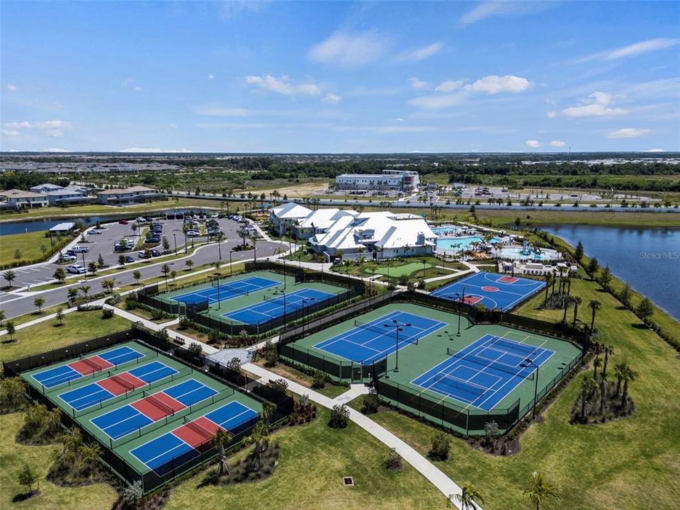 En Venta: $825,000 (5 camas, 3 baños, 3257 Pies cuadrados)