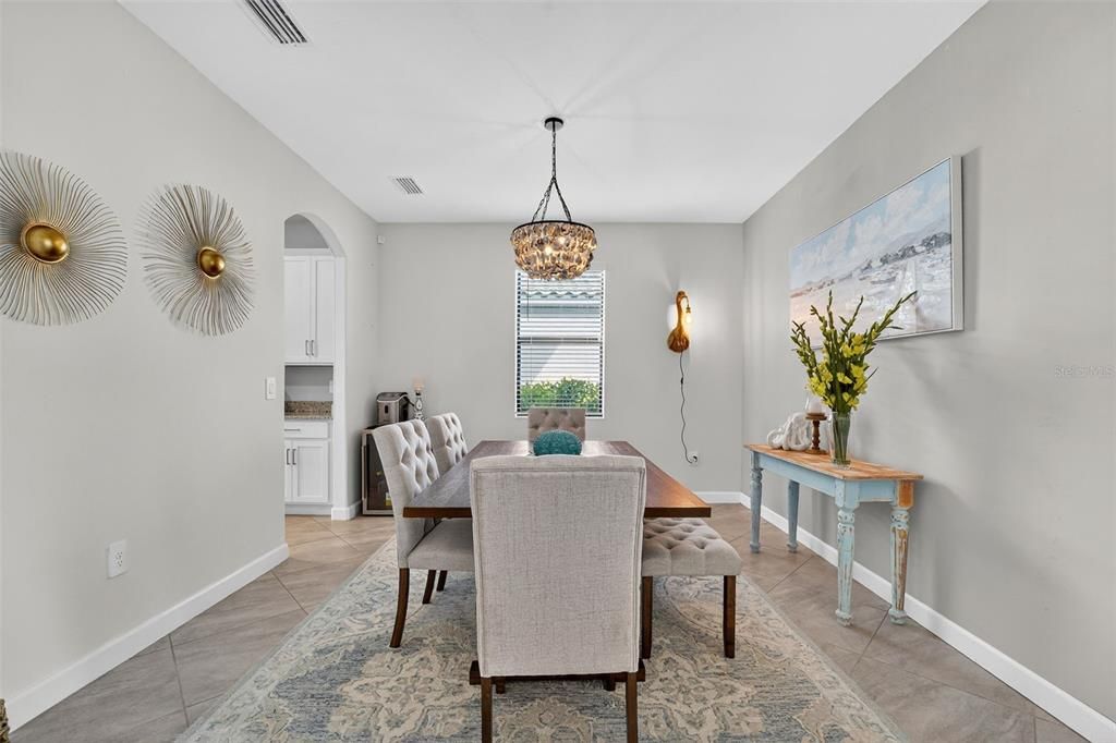 En Venta: $825,000 (5 camas, 3 baños, 3257 Pies cuadrados)