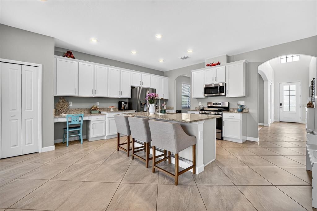 En Venta: $825,000 (5 camas, 3 baños, 3257 Pies cuadrados)