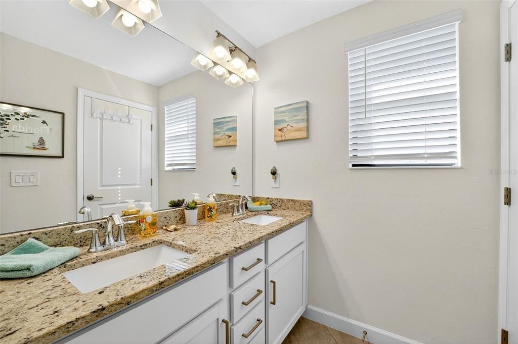 En Venta: $825,000 (5 camas, 3 baños, 3257 Pies cuadrados)