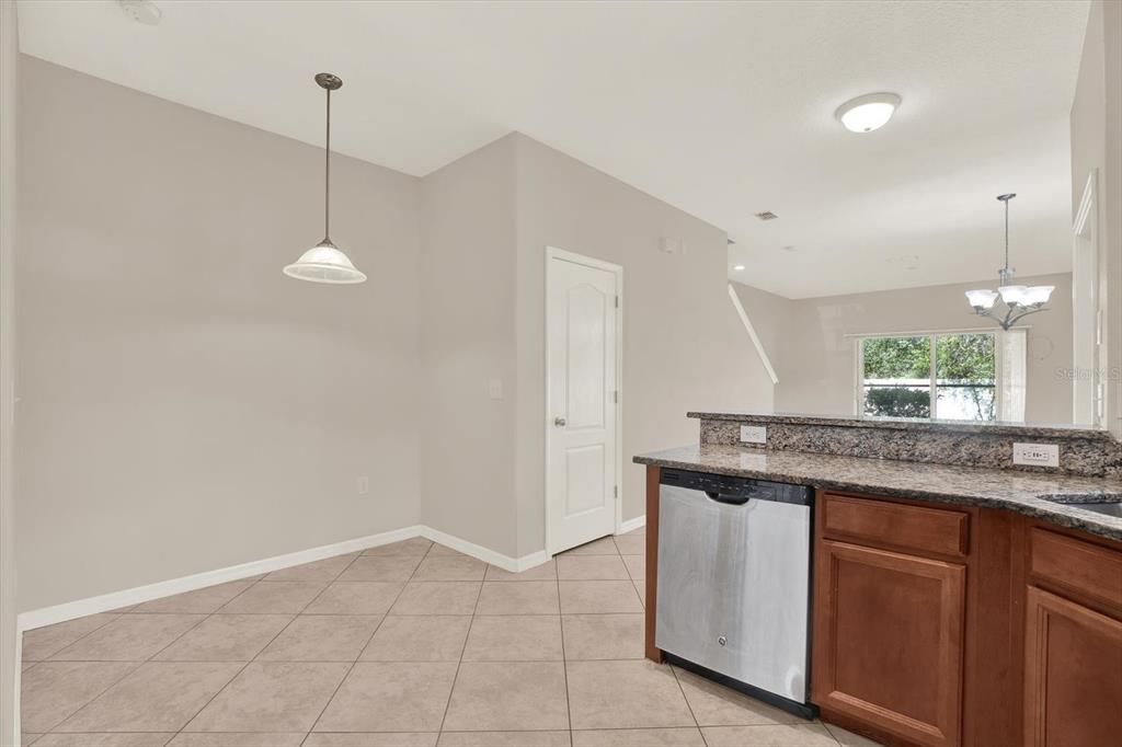 Active With Contract: $275,000 (4 beds, 3 baths, 1612 Square Feet)