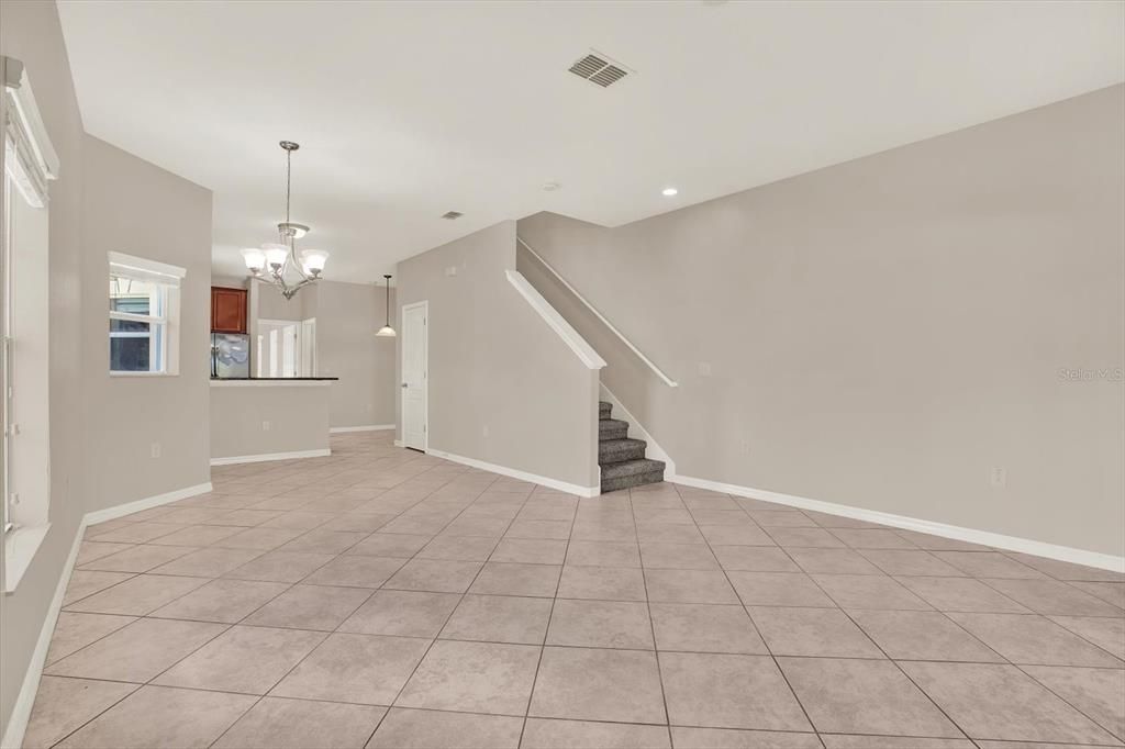 Active With Contract: $275,000 (4 beds, 3 baths, 1612 Square Feet)