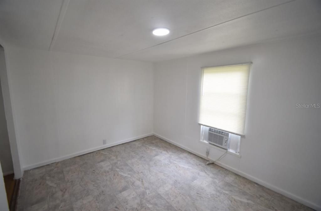 For Rent: $1,295 (2 beds, 1 baths, 742 Square Feet)