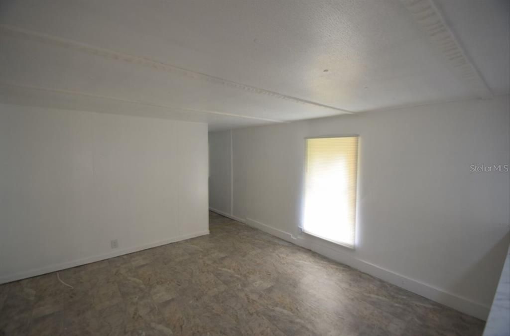 For Rent: $1,295 (2 beds, 1 baths, 742 Square Feet)