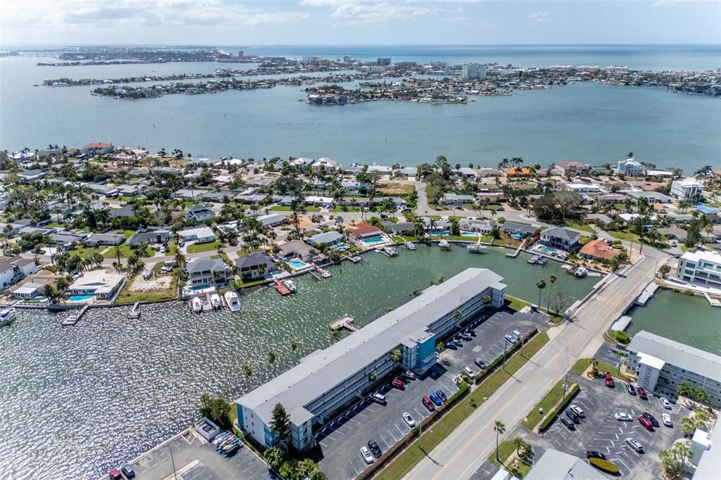 待售: $269,000 (2 贝兹, 2 浴室, 1100 平方英尺)