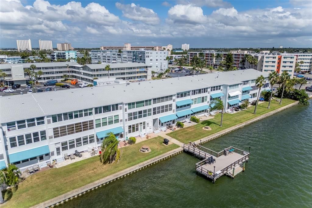 待售: $269,000 (2 贝兹, 2 浴室, 1100 平方英尺)