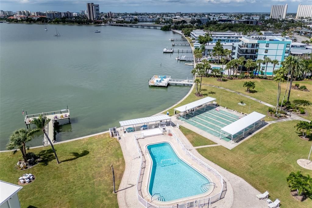 待售: $269,000 (2 贝兹, 2 浴室, 1100 平方英尺)