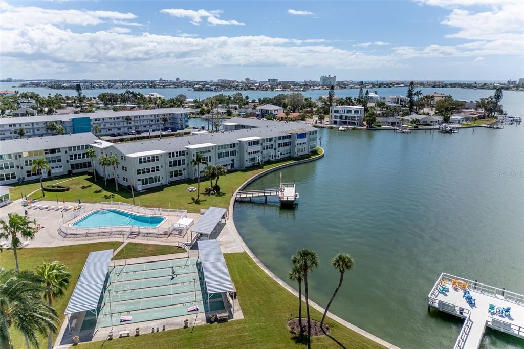 待售: $269,000 (2 贝兹, 2 浴室, 1100 平方英尺)