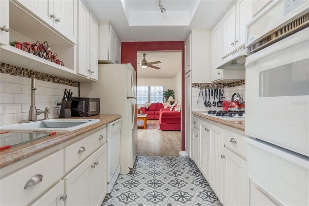 待售: $269,000 (2 贝兹, 2 浴室, 1100 平方英尺)