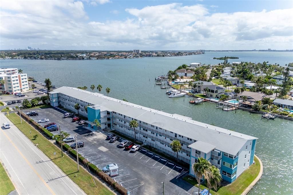 待售: $269,000 (2 贝兹, 2 浴室, 1100 平方英尺)