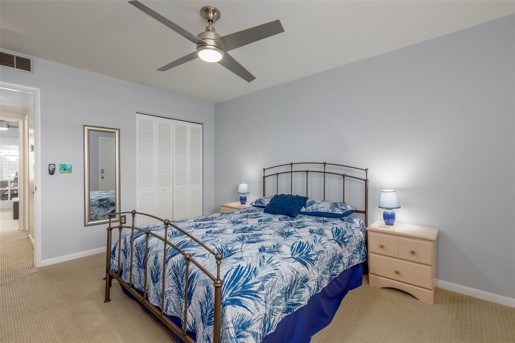 待售: $269,000 (2 贝兹, 2 浴室, 1100 平方英尺)