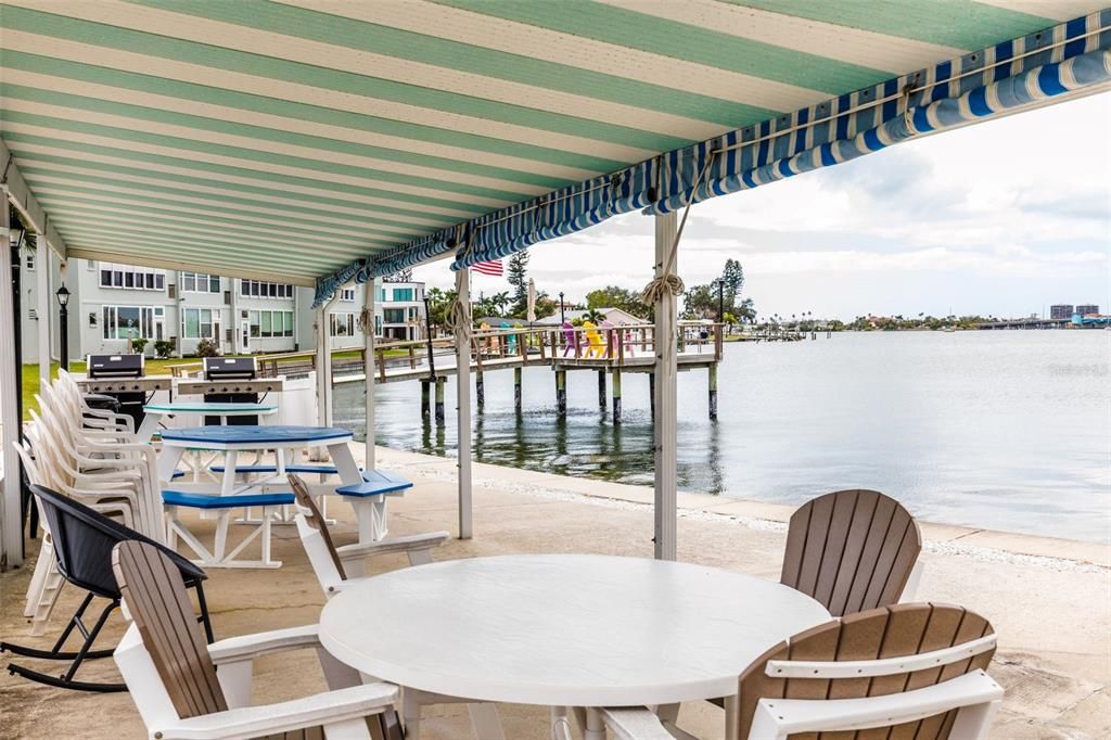 待售: $269,000 (2 贝兹, 2 浴室, 1100 平方英尺)