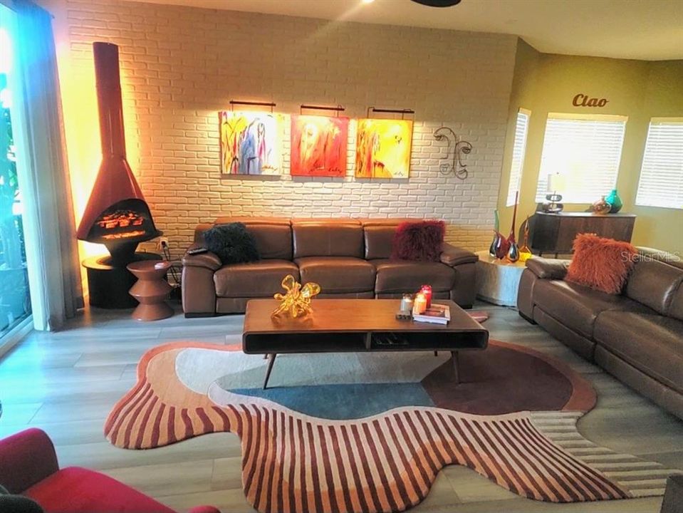 For Rent: $3,300 (3 beds, 2 baths, 2100 Square Feet)