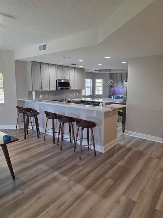 For Rent: $3,300 (3 beds, 2 baths, 2100 Square Feet)