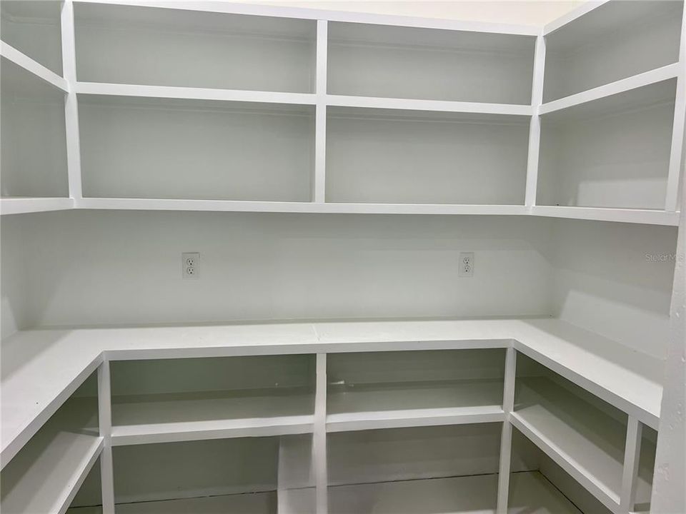 En Venta: $859,000 (4 camas, 3 baños, 2600 Pies cuadrados)