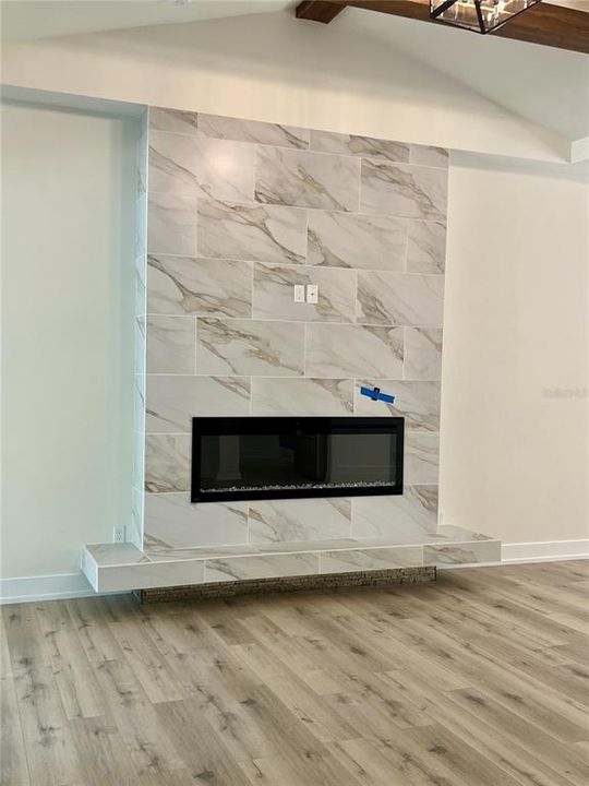 En Venta: $859,000 (4 camas, 3 baños, 2600 Pies cuadrados)