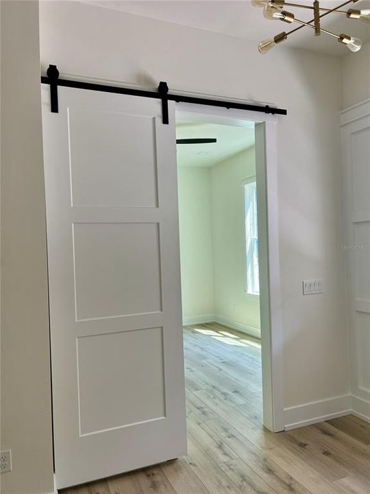 En Venta: $859,000 (4 camas, 3 baños, 2600 Pies cuadrados)