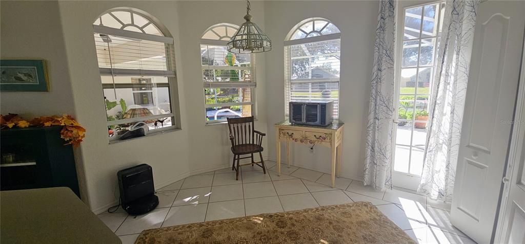 For Rent: $2,900 (3 beds, 2 baths, 2288 Square Feet)