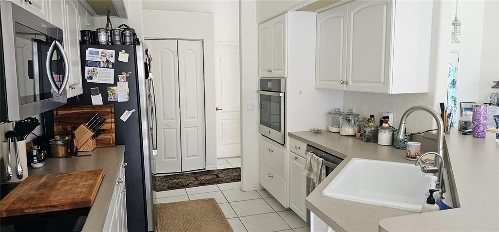 For Rent: $2,900 (3 beds, 2 baths, 2288 Square Feet)