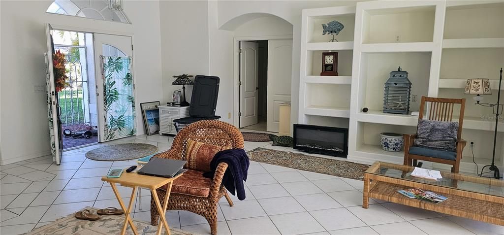 For Rent: $2,900 (3 beds, 2 baths, 2288 Square Feet)