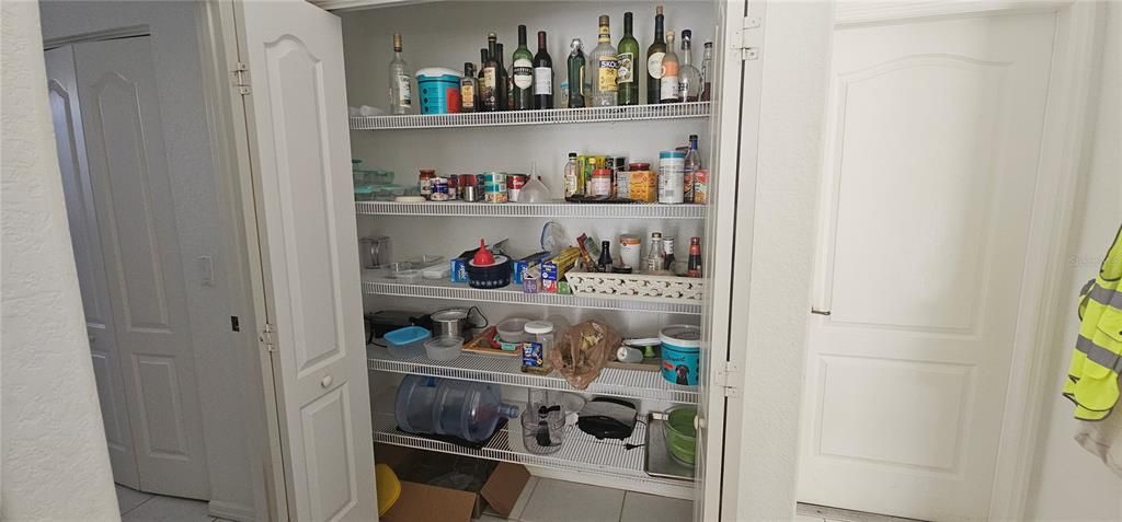 For Rent: $2,900 (3 beds, 2 baths, 2288 Square Feet)